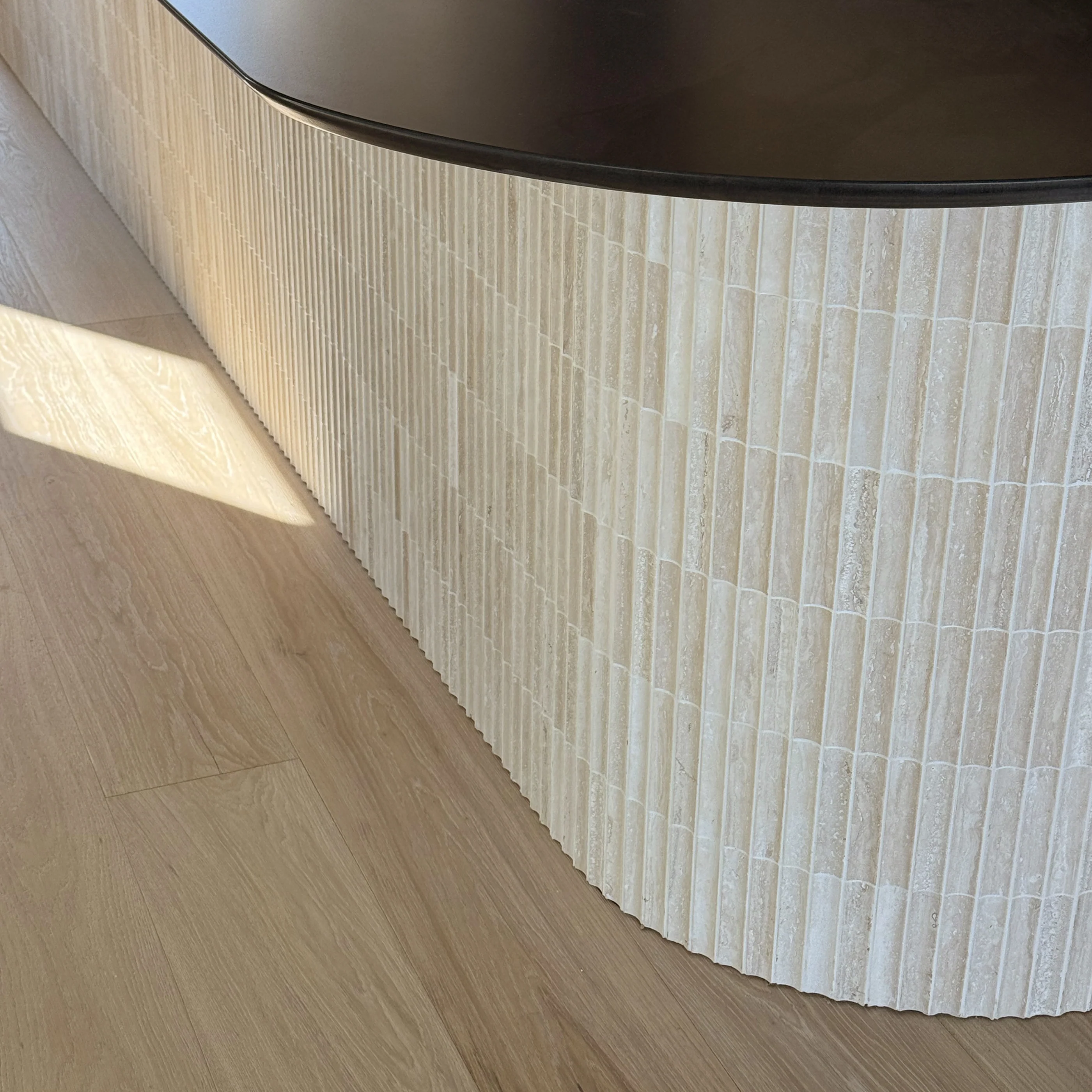 Beige Travertine Fluted Mosaic Tile | Honed - Image 8