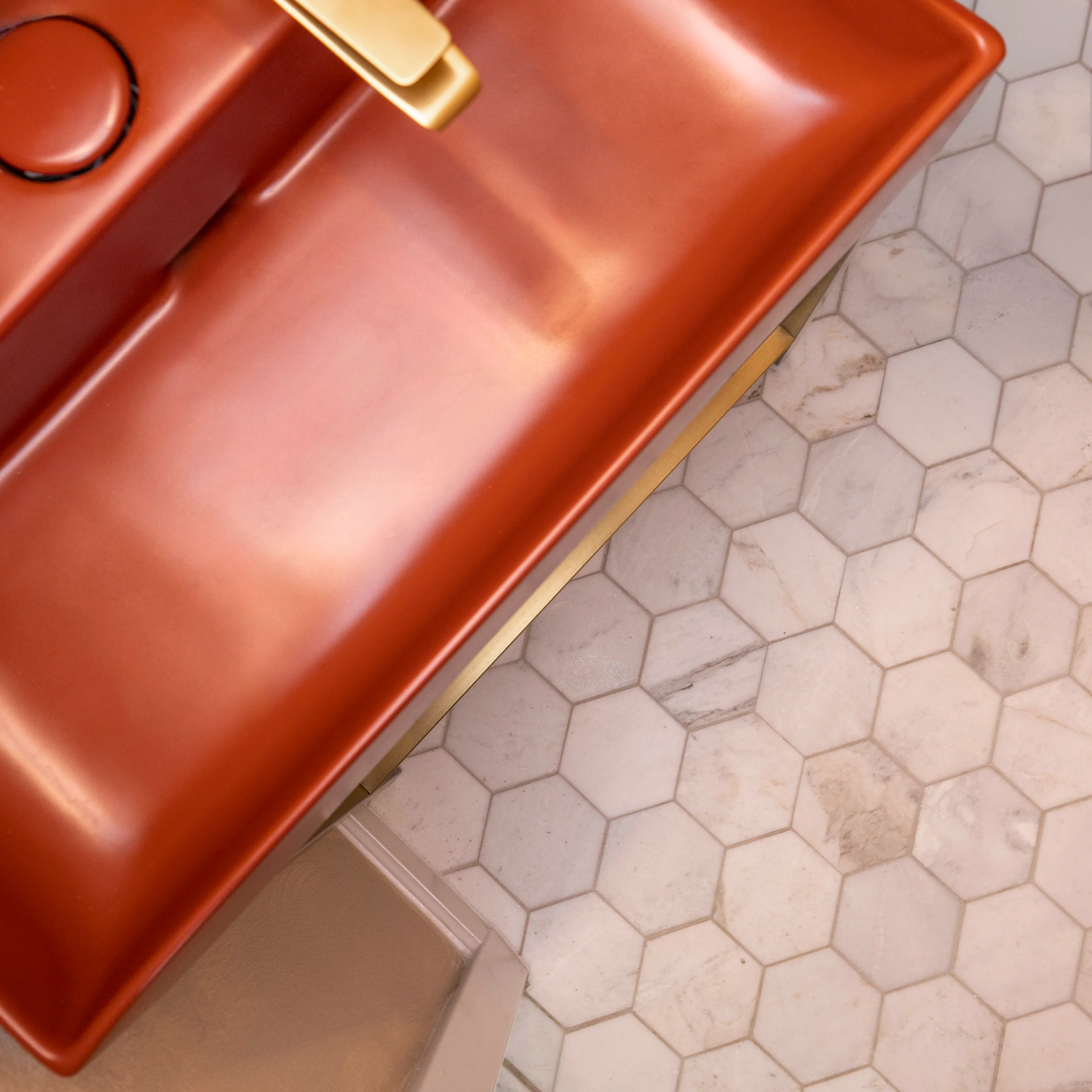 Calacatta Gold 2 Inch Hexagon Mosaic Marble Tile | Honed - Image 4
