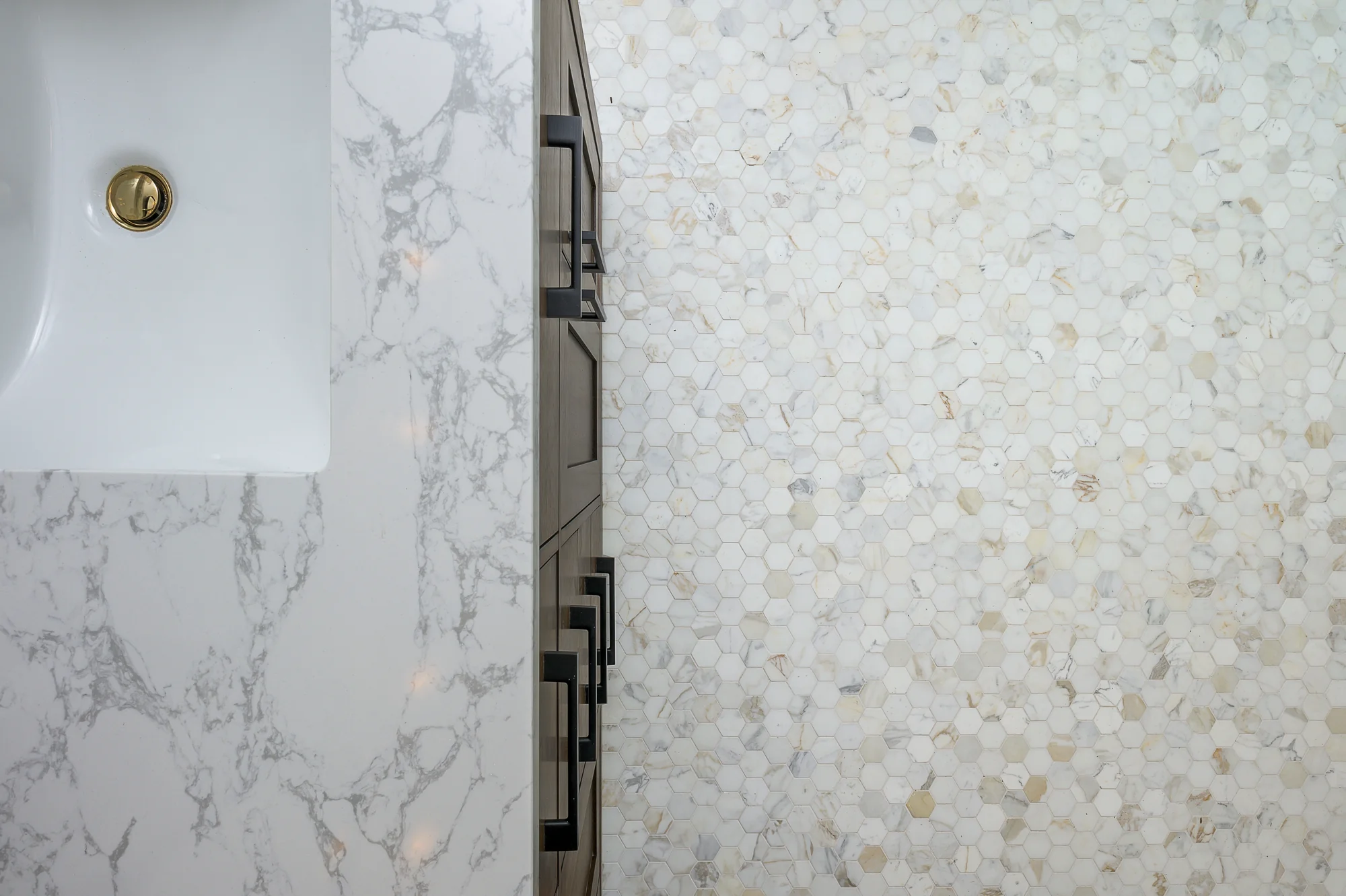 Calacatta Gold 2 Inch Hexagon Mosaic Marble Tile | Honed - Image 6