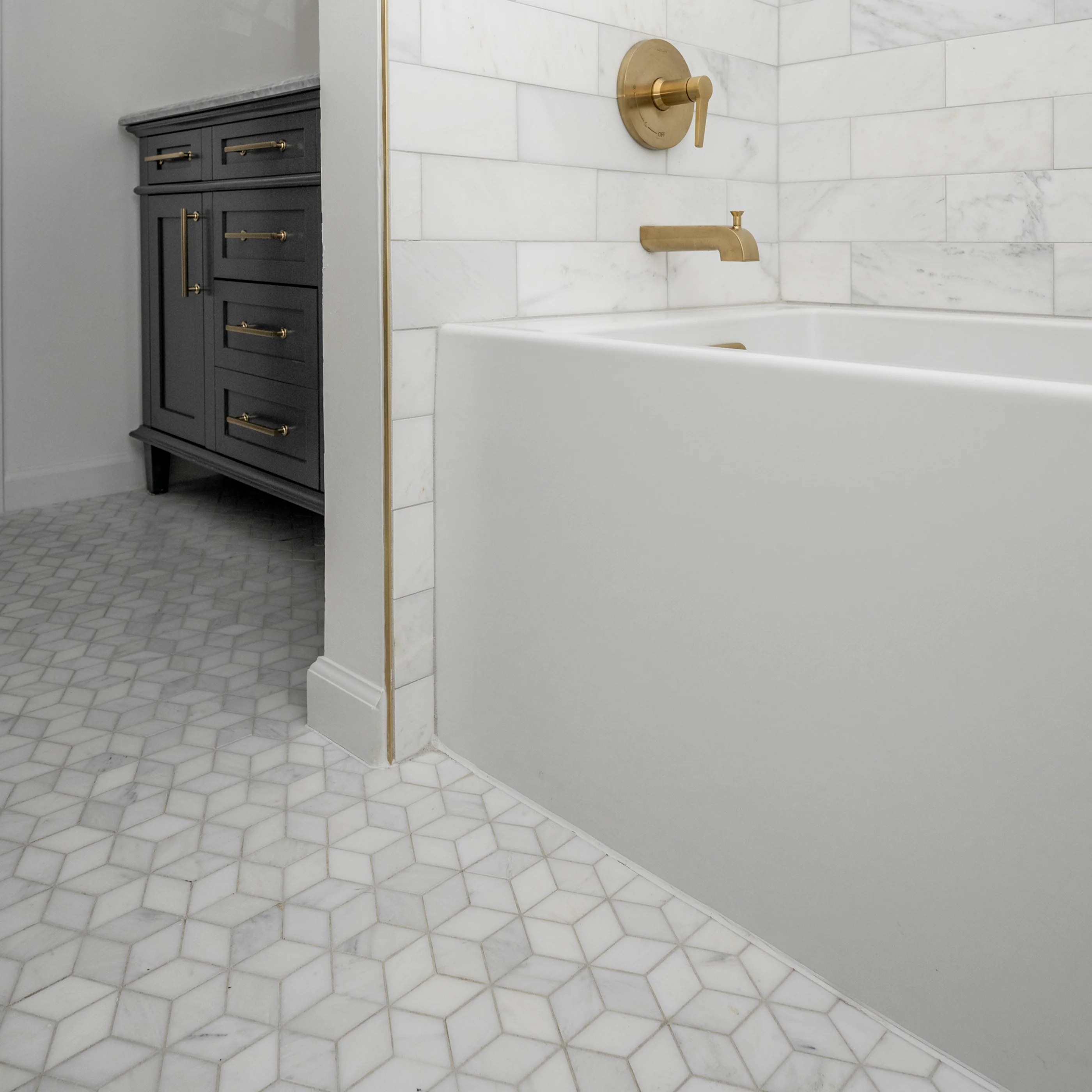 Casablanca Carrara Diamond Mosaic Marble Tile | Honed - Image 3