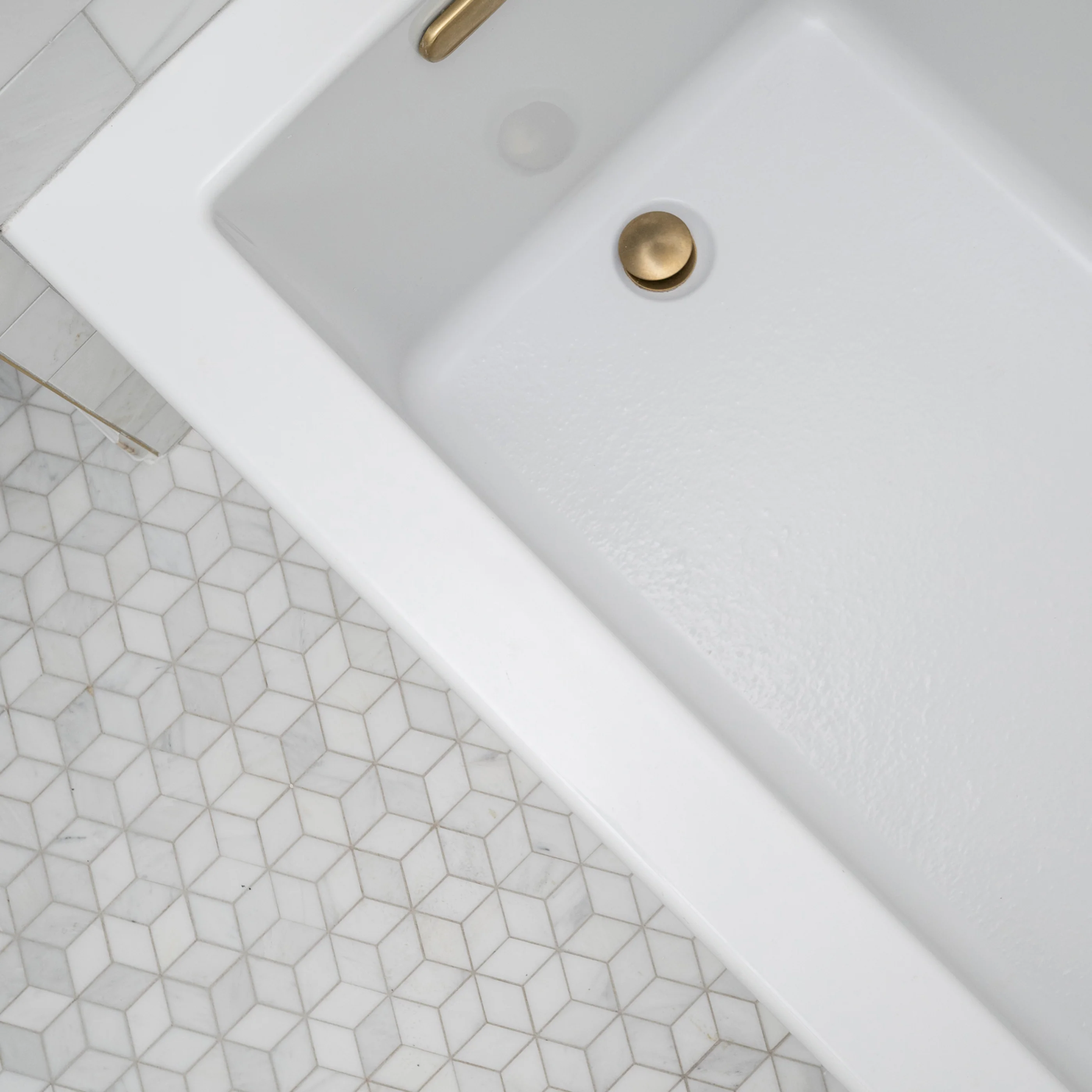 Casablanca Carrara Diamond Mosaic Marble Tile | Honed - Image 4