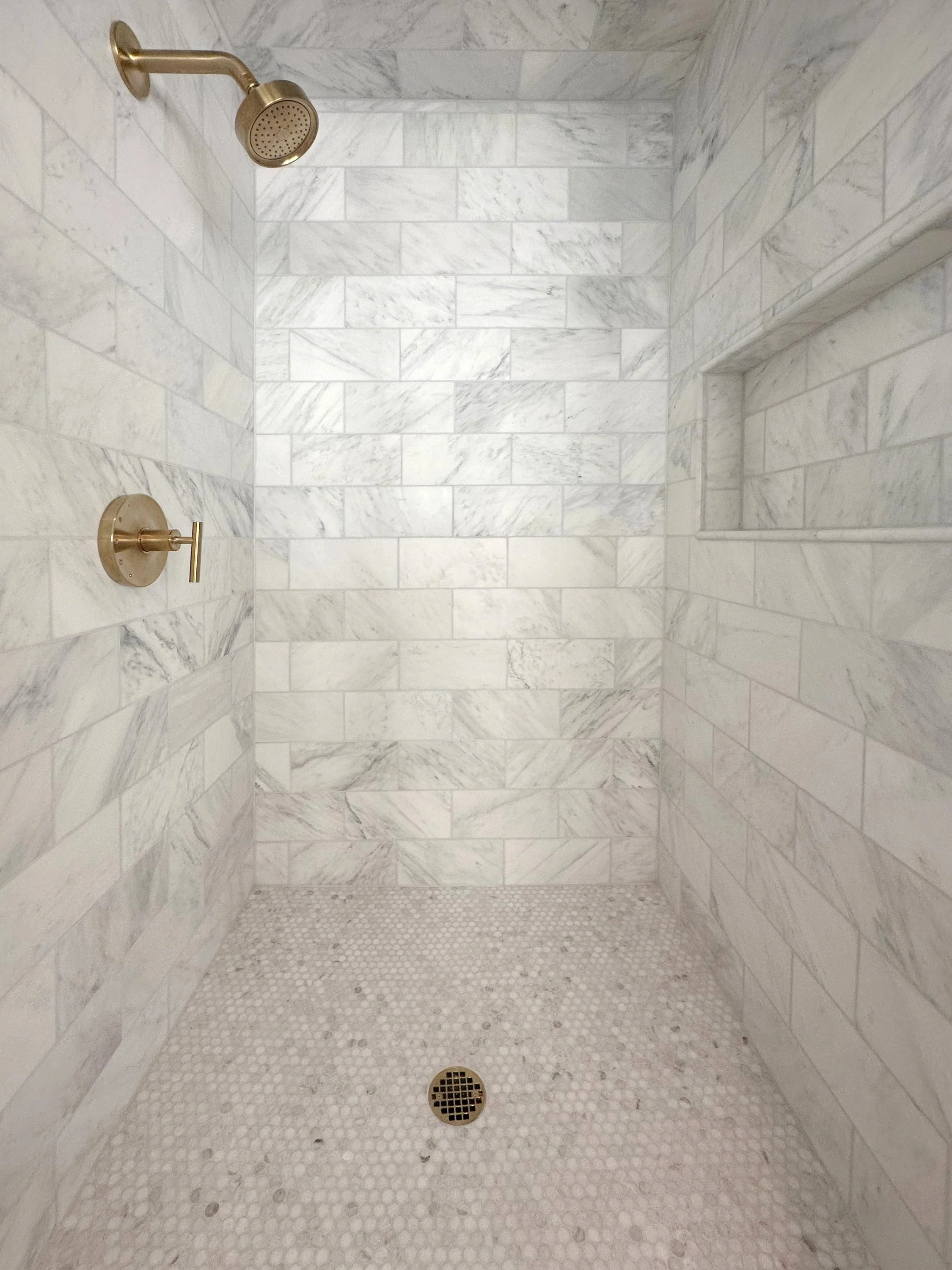 Casablanca Carrara 1 Inch Penny Round Mosaic Marble Tile | Honed - Image 5