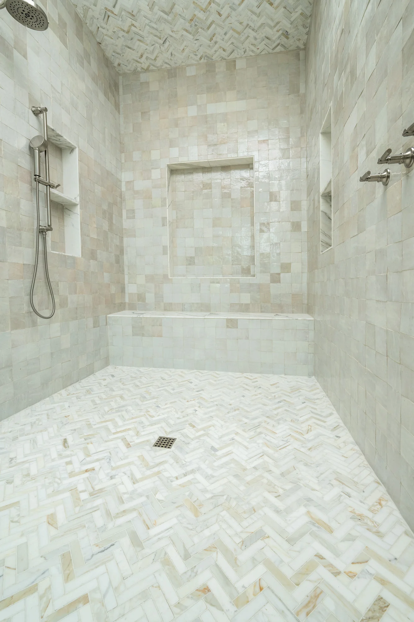 Casablanca Gold 1x4 Herringbone Marble Tile | Honed - Image 2