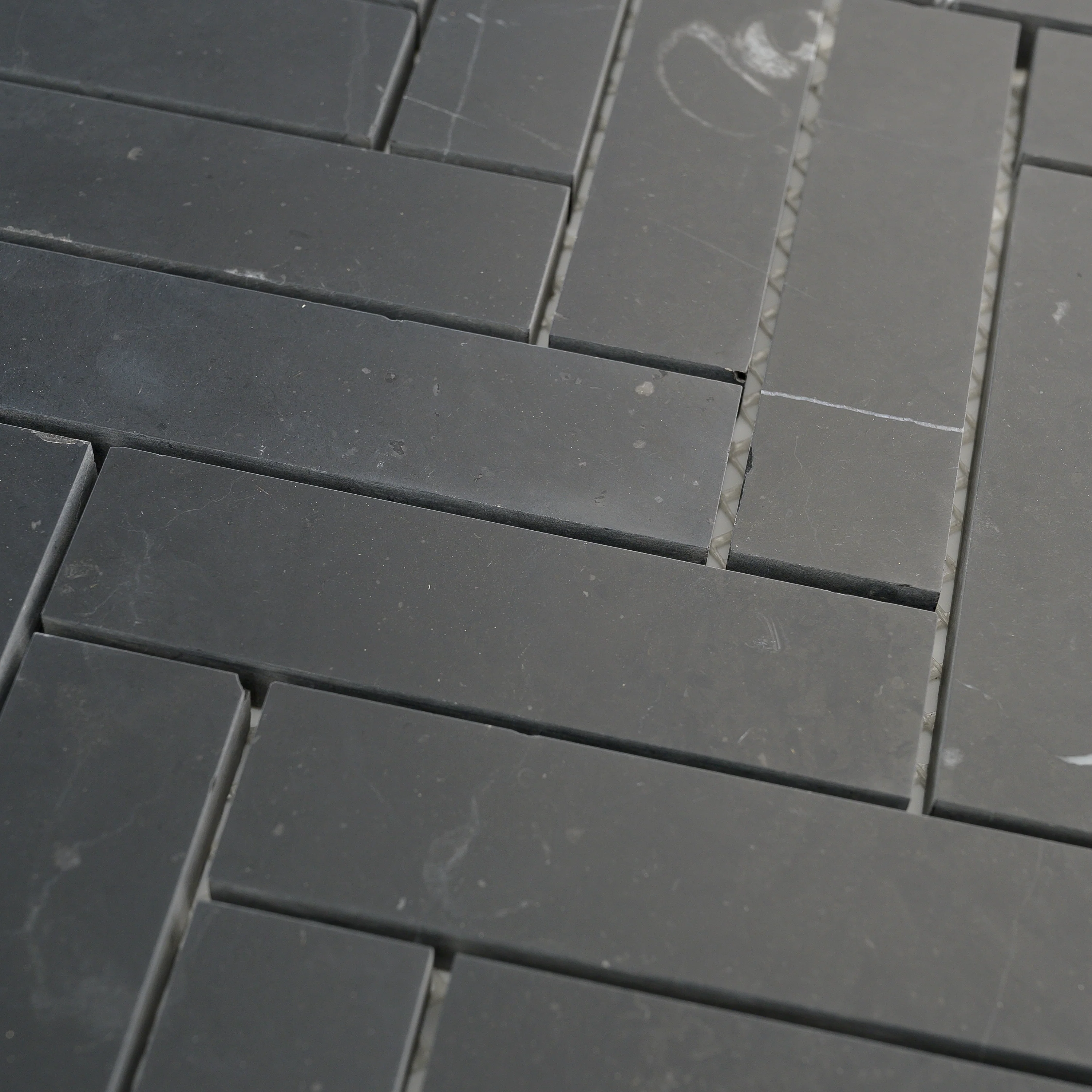 Nero Marquina 1x4 Herringbone Mosaic Marble Tile | Honed - Image 3